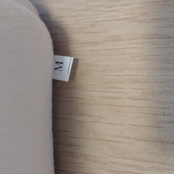 Pet Bed with bunny ears and tail size sm/med. dish & squeaky mouse inc. 14 x 14 - Picture 6 of 12